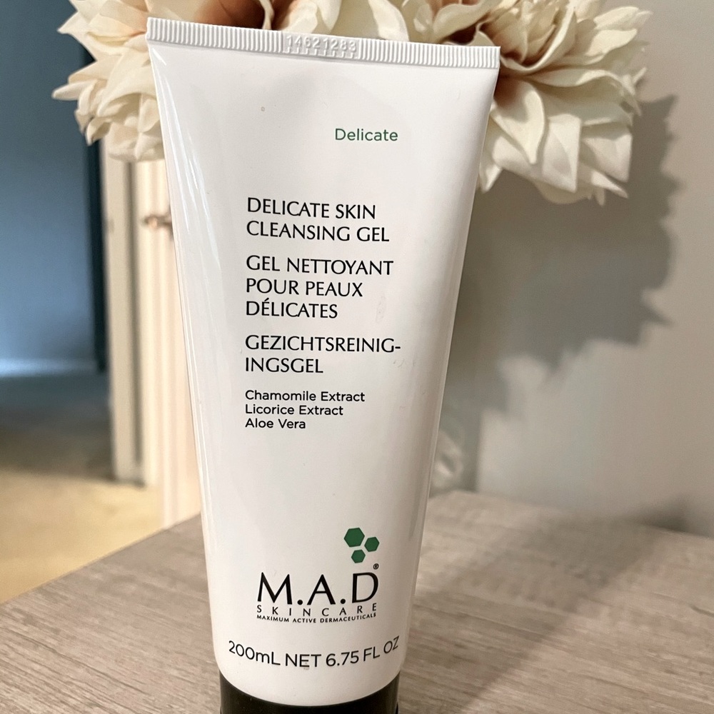 M.A.D. Skincare Delicate skin cleansing Gel